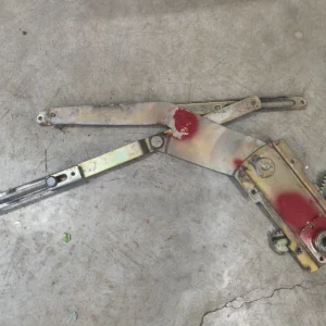 S30 Left Door Window Regulator 77-78